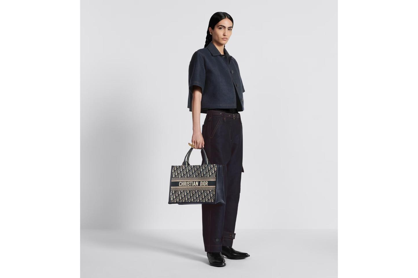 新作  DIOR BOOK TOTE バッグ ミディアム